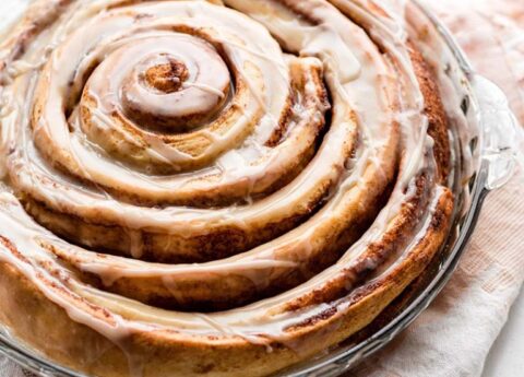 Giant-Cinnamon-Roll-Cake-RSY-6_72dpi_8x12-768x1152